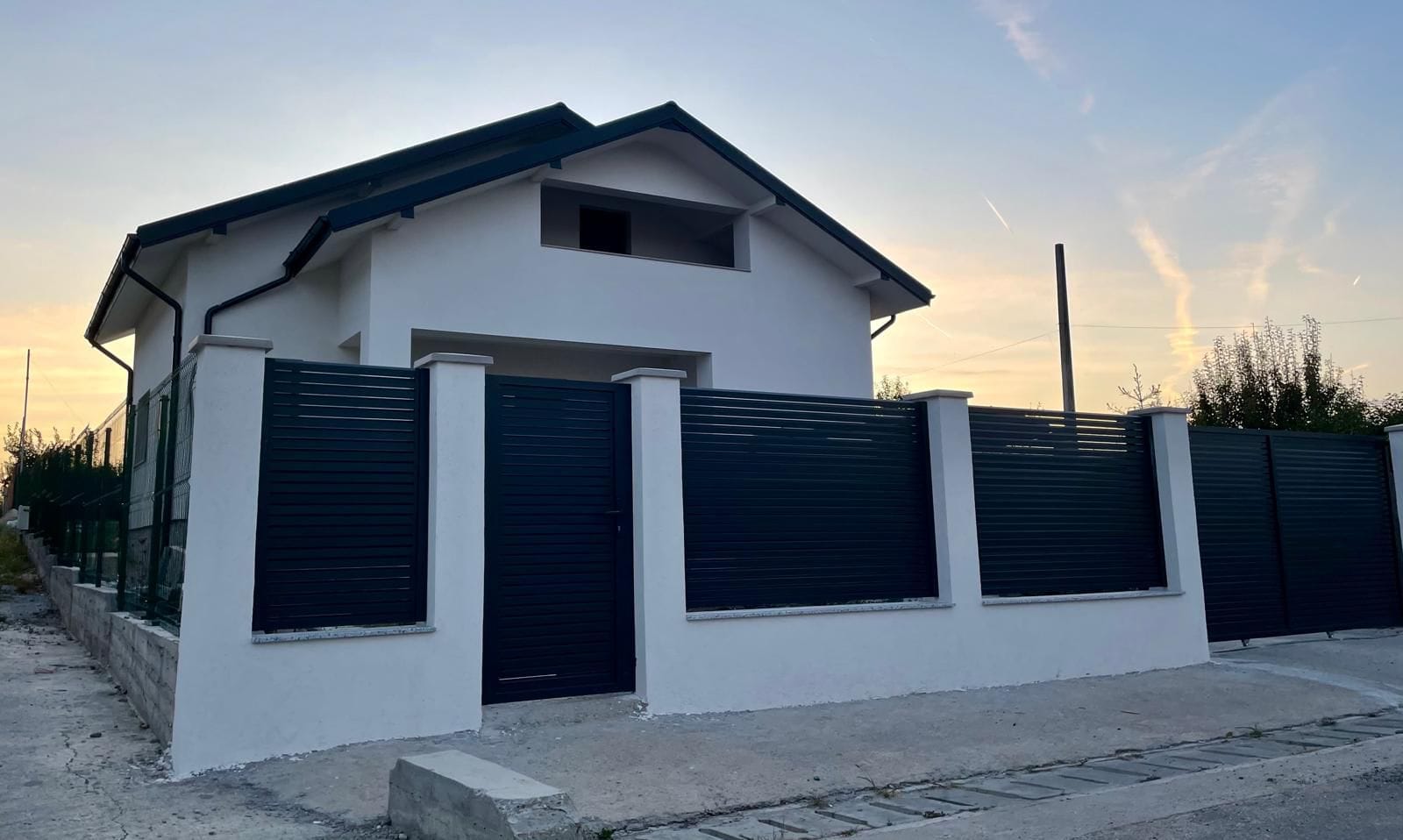 Gardul din aluminiu – soluția modernă și smart pentru casele viitorului