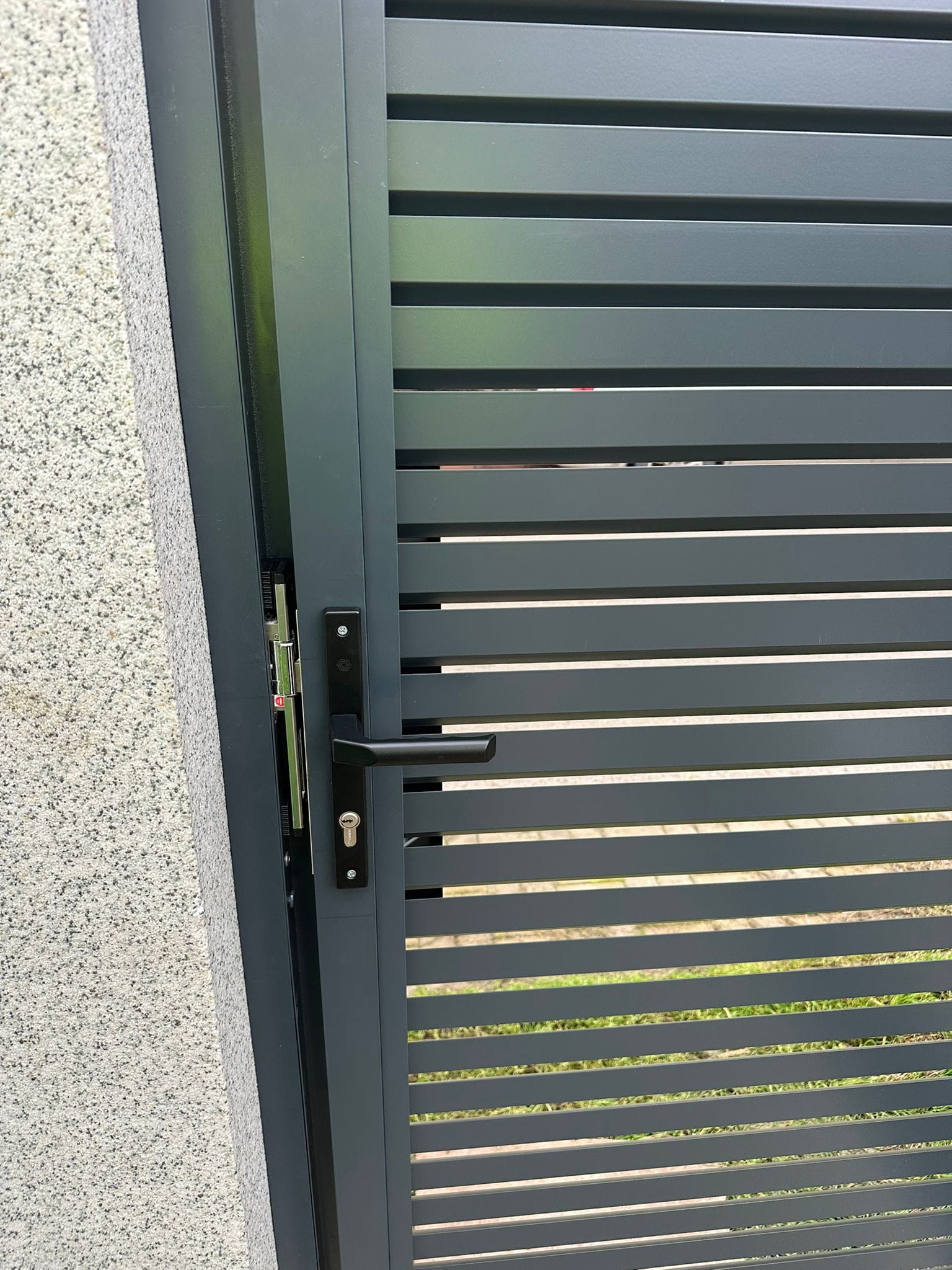 WhatsApp Image 2025-12-04 at 22.10.56 (1)